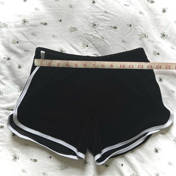 Velvet-like Crop Tank and Shorts Set - Picture 8 of 8